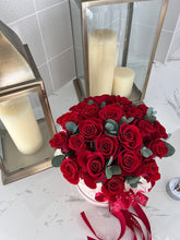 Load image into Gallery viewer, "Scarlet" Flower Box