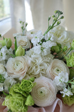 Load image into Gallery viewer, "Lime & Cream" bouquet