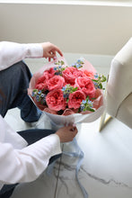 Load image into Gallery viewer, "Vogue" bouquet