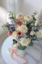 Load image into Gallery viewer, "Maison Aquarelle" Vase Arrangement