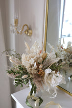 Load image into Gallery viewer, Signature Dried Flower Arrangement