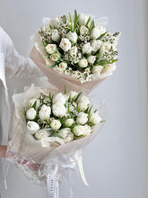 Load image into Gallery viewer, "Scent of spring" Bouquet