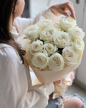 Load image into Gallery viewer, White roses