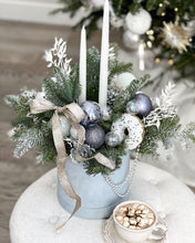 Load image into Gallery viewer, Flower Box with candles