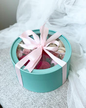 Load image into Gallery viewer, "Special" Macaron Flower Box