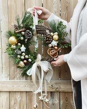 Load image into Gallery viewer, "Twinkle" Holiday wreath