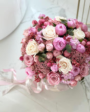 Load image into Gallery viewer, "Royal Garden" Flower Box