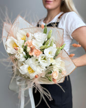 Load image into Gallery viewer, Delicate Bouquet