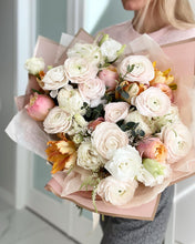 Load image into Gallery viewer, Flower love Bouquet