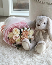 Load image into Gallery viewer, Lovely bouquet with a toy