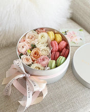 Load image into Gallery viewer, "Special" Macaron Flower Box