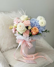 Load image into Gallery viewer, "À Paris" flower box