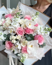 Load image into Gallery viewer, Flower Melody Bouquet