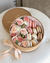Load image into Gallery viewer, "Elegant" Macaron Flower Box