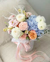 Load image into Gallery viewer, "À Paris" flower box