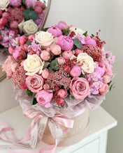 Load image into Gallery viewer, "Royal Garden" Flower Box