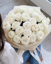 Load image into Gallery viewer, White roses