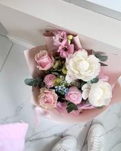 Load image into Gallery viewer, "Pink Lemonade" bouquet
