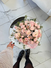 Load image into Gallery viewer, &quot;Miss Dior&quot; flower box
