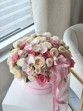 Load image into Gallery viewer, &quot;Baby Doll&quot; flower box
