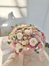 Load image into Gallery viewer, "Lady Dior" Flower Box
