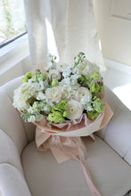 Load image into Gallery viewer, "Lime &amp; Cream" bouquet
