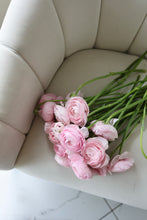 Load image into Gallery viewer, "Lady Pink" ranunculus
