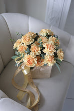 Load image into Gallery viewer, Dianthus Flower Box
