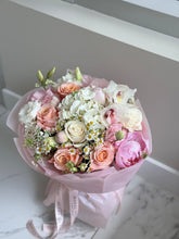 Load image into Gallery viewer, Luxury Bloom Club