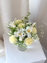 Load image into Gallery viewer, "Maison Jardin" Vase Arrangement
