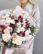 Load image into Gallery viewer, Luxurious Bouquet
