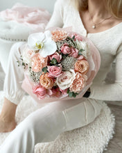 Load image into Gallery viewer, &quot;Rose Jam&quot; Bouquet
