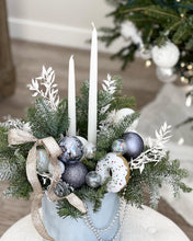 Load image into Gallery viewer, Flower Box with candles
