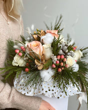 Load image into Gallery viewer, Special winter flower box
