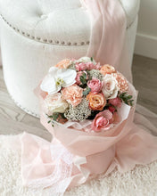 Load image into Gallery viewer, &quot;Rose Jam&quot; Bouquet
