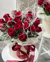 Load image into Gallery viewer, "Rose perfume" Flower Box

