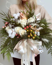 Load image into Gallery viewer, Special winter flower box
