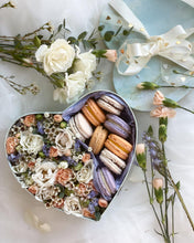 Load image into Gallery viewer, Heart Macaron Flower Box
