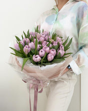Load image into Gallery viewer, Tulip bouquet
