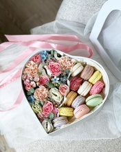 Load image into Gallery viewer, &quot;Sweet Heart&quot; Macaron Flower Box
