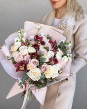 Load image into Gallery viewer, Luxurious Bouquet
