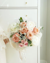 Load image into Gallery viewer, &quot;Cinnabon&quot; Bouquet
