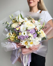 Load image into Gallery viewer, Fantasy Bouquet
