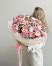 Load image into Gallery viewer, Flower Delight Bouquet
