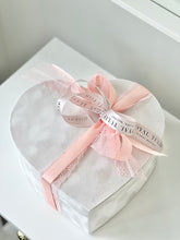 Load image into Gallery viewer, &quot;Velvet Heart&quot; Macaron Flower Box
